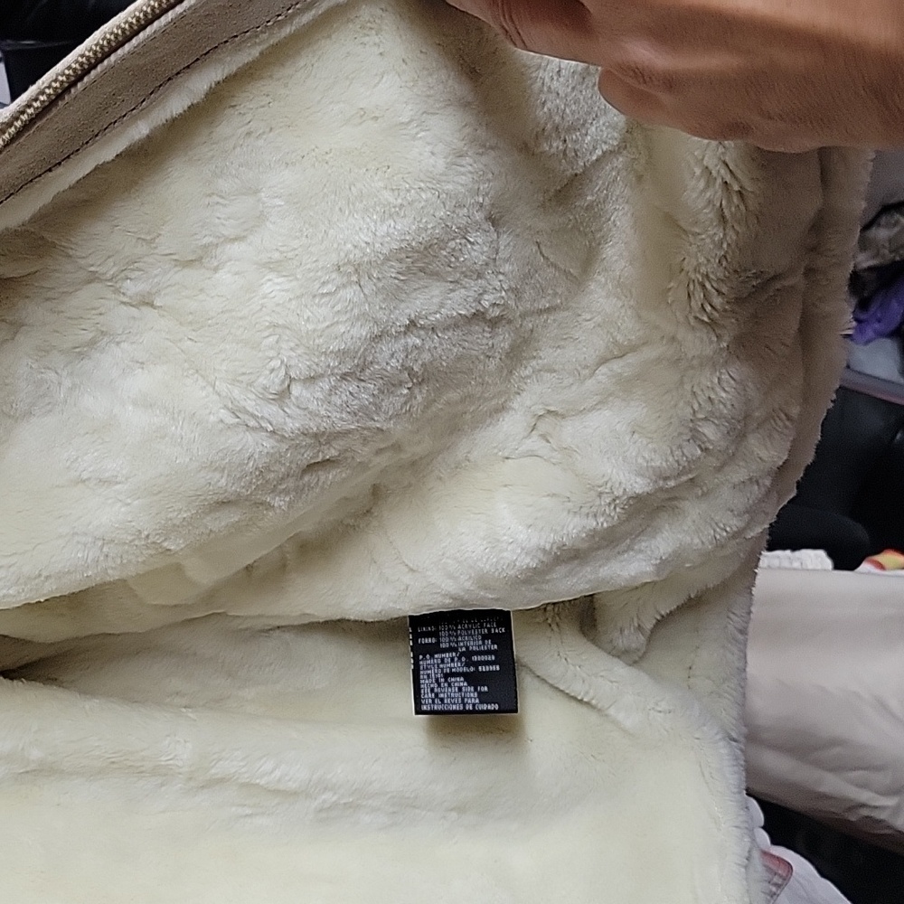 Leather Size XL winter Coat.  Faux Fur Lined Zip-Up Jacket With a HOOD!!! NWOT - Picture 4 of 6
